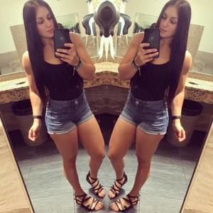 Meet your Posher, Carly